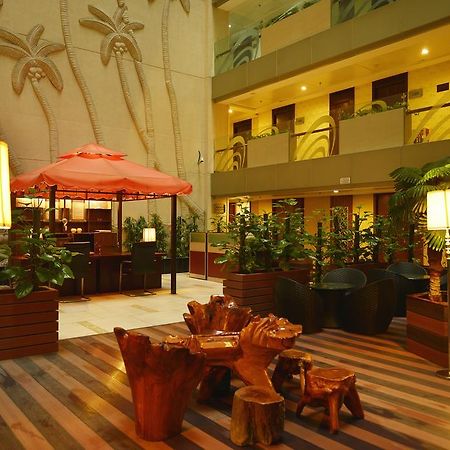 Vili International Hotel Cantón Exterior foto